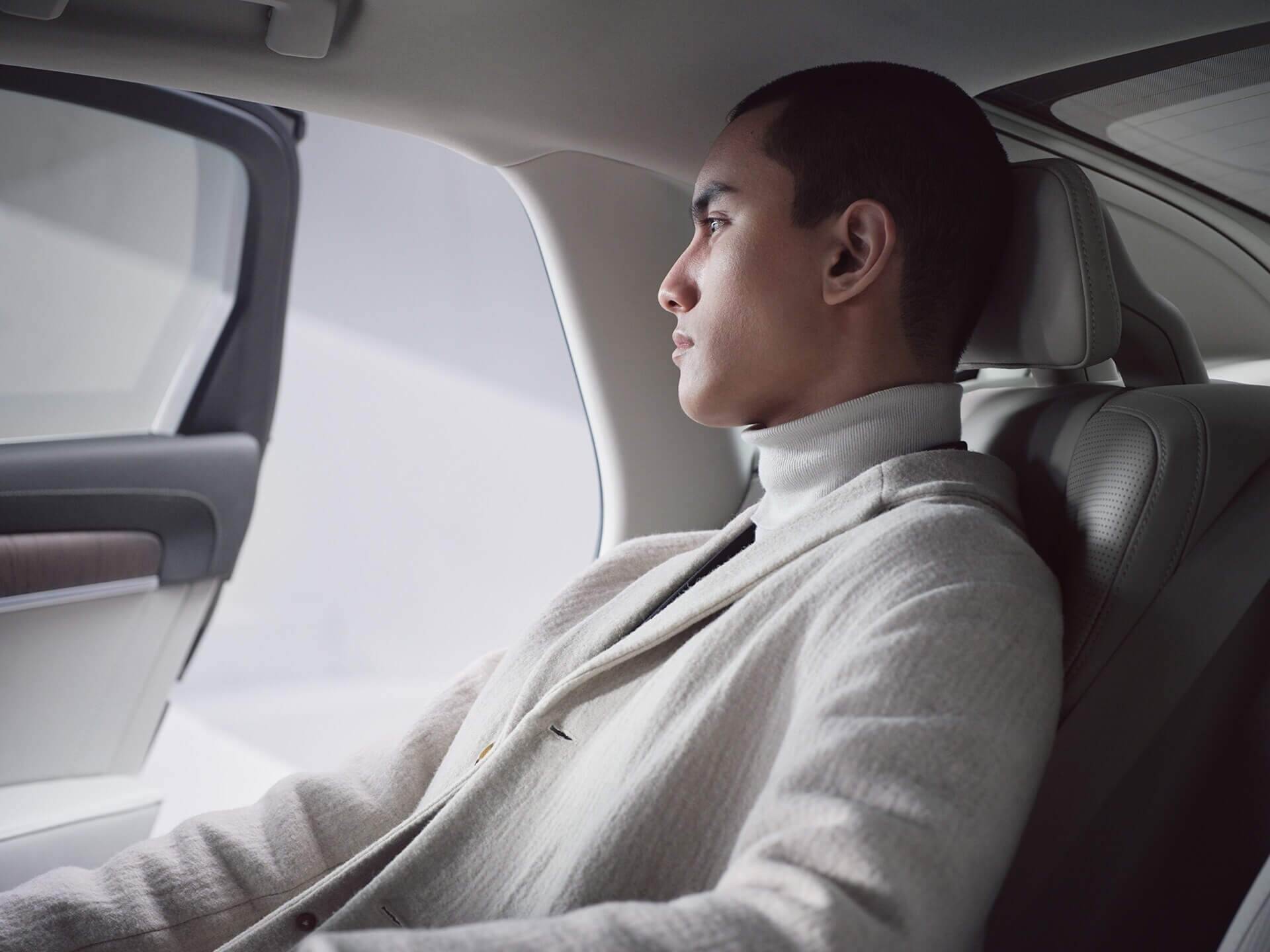 Volvo S90 - Explore the Features
